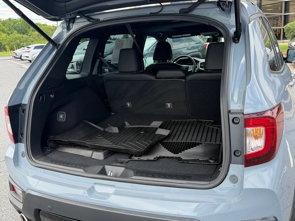 Used 2024 Honda Passport Black Edition image 19