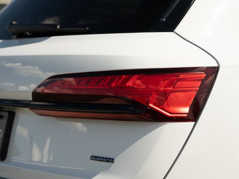 Certified 2025 Audi Q7 3.0T Premium Plus w/ Premium Plus Package AWD/4WD image 32