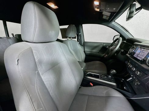 Used 2019 Toyota Tacoma TRD Sport AWD/4WD image 22