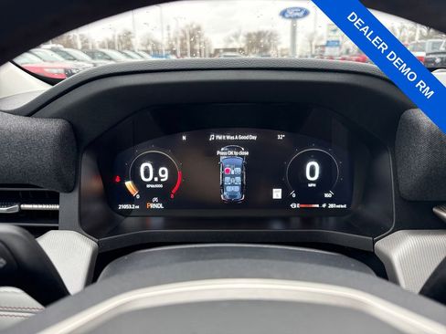 Used 2025 Ford Explorer Active w/ Active Comfort Package image 37