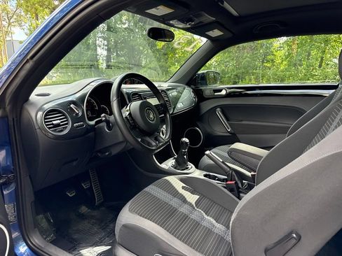 Used 2013 Volkswagen Beetle R-Line FWD image 17