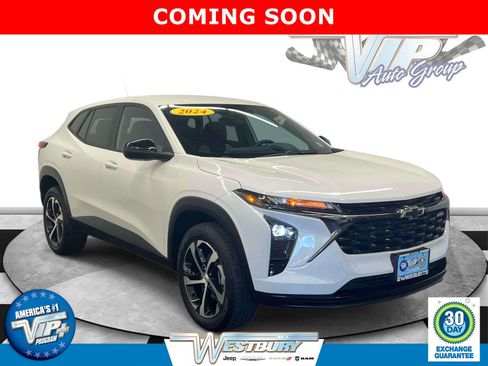 Used 2024 Chevrolet Trax RS w/ Driver Confidence Package FWD image 1