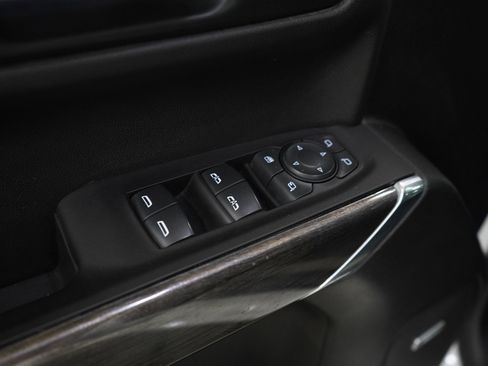 Used 2021 Chevrolet Silverado 1500 LTZ image 18