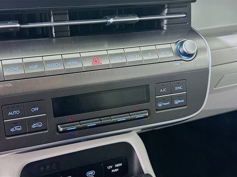 Used 2025 Hyundai Kona SEL image 23