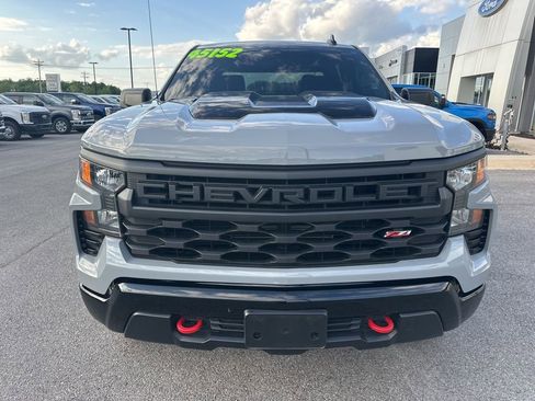 Used 2025 Chevrolet Silverado 1500 Custom Trail Boss w/ LPO, Dark Essentials Package AWD/4WD image 5