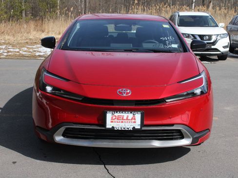 New 2026 Toyota Prius Plug-In Hybrid FWD image 2