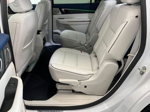 Used 2025 Buick Enclave Avenir w/ Super Cruise Package AWD/4WD image 22