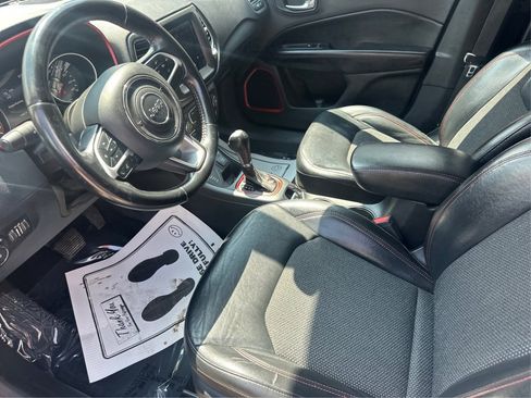 Used 2019 Jeep Compass Trailhawk AWD/4WD image 11