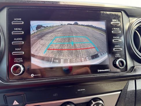 Used 2022 Toyota Tacoma SR AWD/4WD image 23