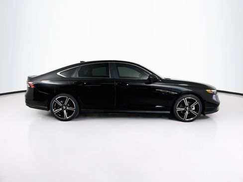Used 2024 Honda Accord Sport image 2