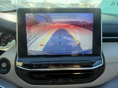 Used 2024 Jeep Compass Limited image 22