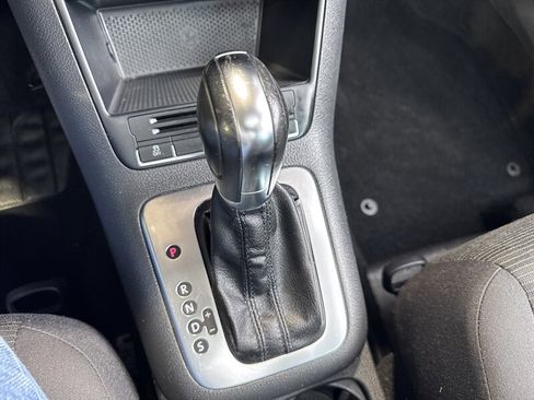 Used 2013 Volkswagen Tiguan S image 20