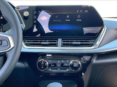 New 2026 Chevrolet Trax ACTIV w/ Sunroof Package FWD image 12