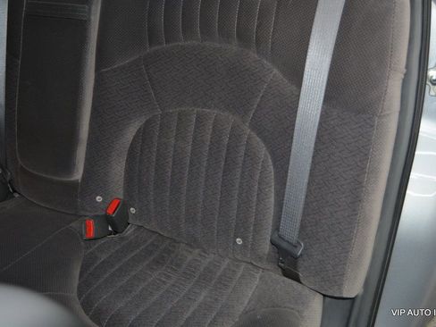 Used 2005 Pontiac Bonneville SE image 23