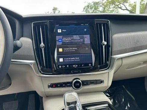 Certified 2024 Volvo S90 T8 Ultimate image 11