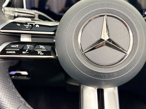 Used 2026 Mercedes-Benz CLE 300 4MATIC Cabriolet image 11