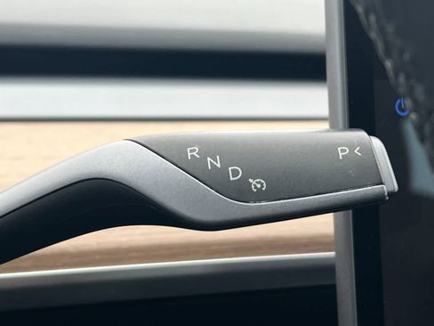 Used 2019 Tesla Model 3 Standard Range Plus image 22