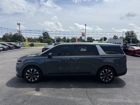 Used 2024 Kia Carnival EX FWD image 9