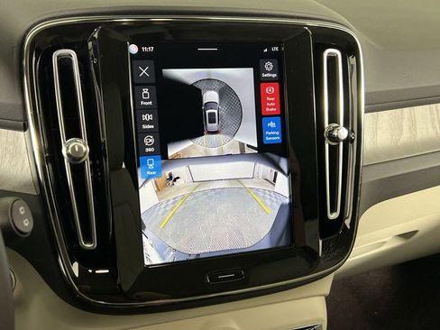 New 2026 Volvo XC40 B5 Plus w/ Protection Package Premier AWD/4WD image 20