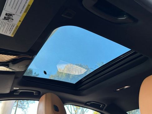 Used 2019 BMW 330i Sedan w/ Driving Assistance Package image 17