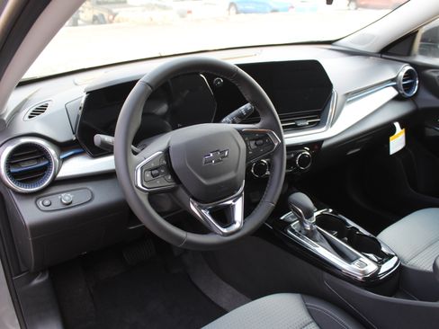 New 2026 Chevrolet Trax LT image 10