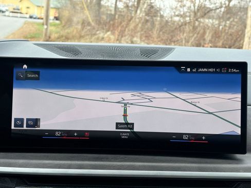 Used 2023 BMW X7 xDrive40i w/ Premium Package image 10