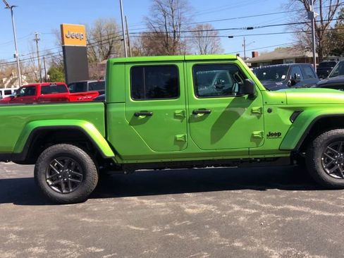 New 2026 Jeep Gladiator Sport image 9