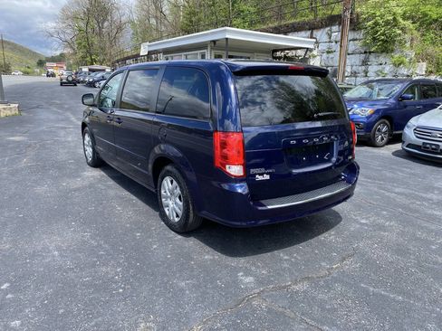 Used 2016 Dodge Grand Caravan SE w/ Quick Order Package 29E SE FWD image 3