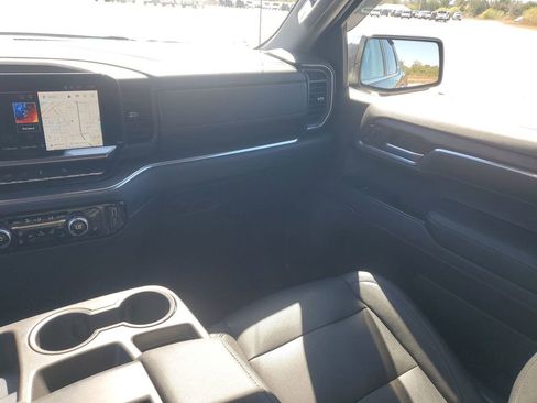 Used 2023 GMC Sierra 1500 SLT w/ X31 Off-Road Package image 11