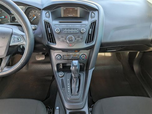 Used 2015 Ford Focus SE image 7