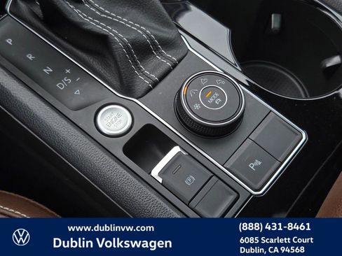 Certified 2023 Volkswagen Atlas SE w/ Panoramic Sunroof Package AWD/4WD image 20