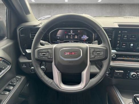 Certified 2025 GMC Sierra 1500 SLT image 19