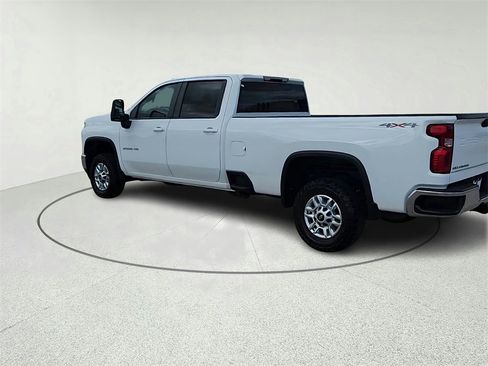 Used 2021 Chevrolet Silverado 2500 LT w/ Snow Plow Prep/Camper Package image 6