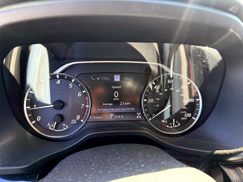 Used 2021 Nissan Titan SV w/ SV Convenience Package image 27