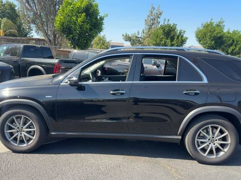 Used 2025 Mercedes-Benz GLE 450e 4MATIC image 9