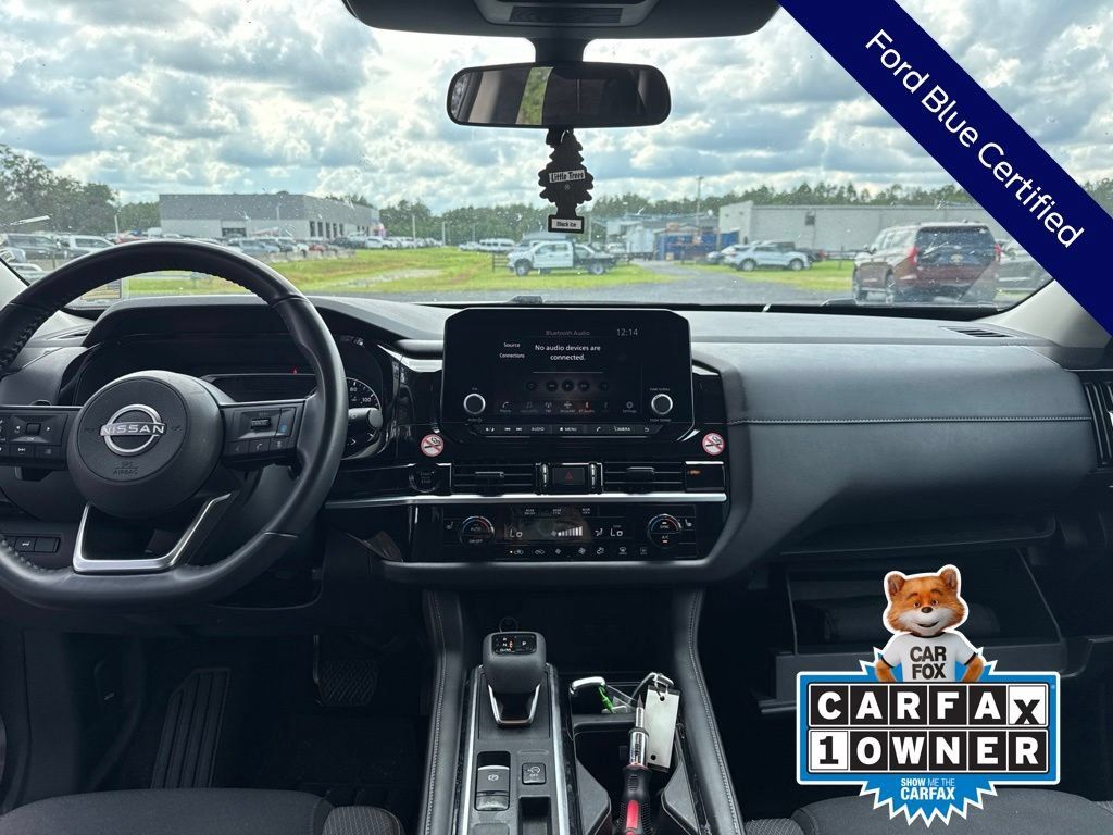 Used 2025 Nissan Pathfinder SV FWD image 15