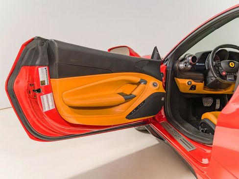 Used 2020 Ferrari F8 Tributo image 26