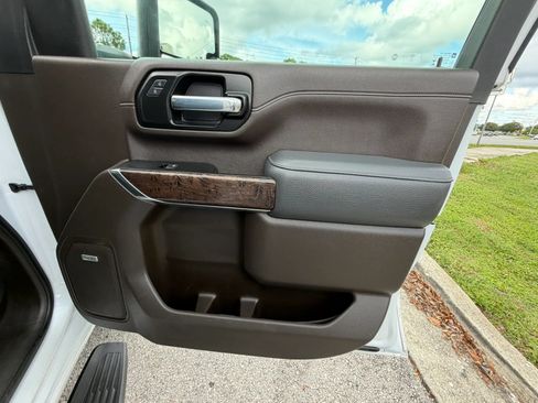 Used 2022 GMC Sierra 3500 Denali w/ Denali Ultimate Package AWD/4WD image 42