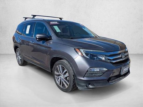 Used 2017 Honda Pilot Touring image 3
