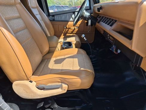 Used 1995 Jeep Wrangler S image 16