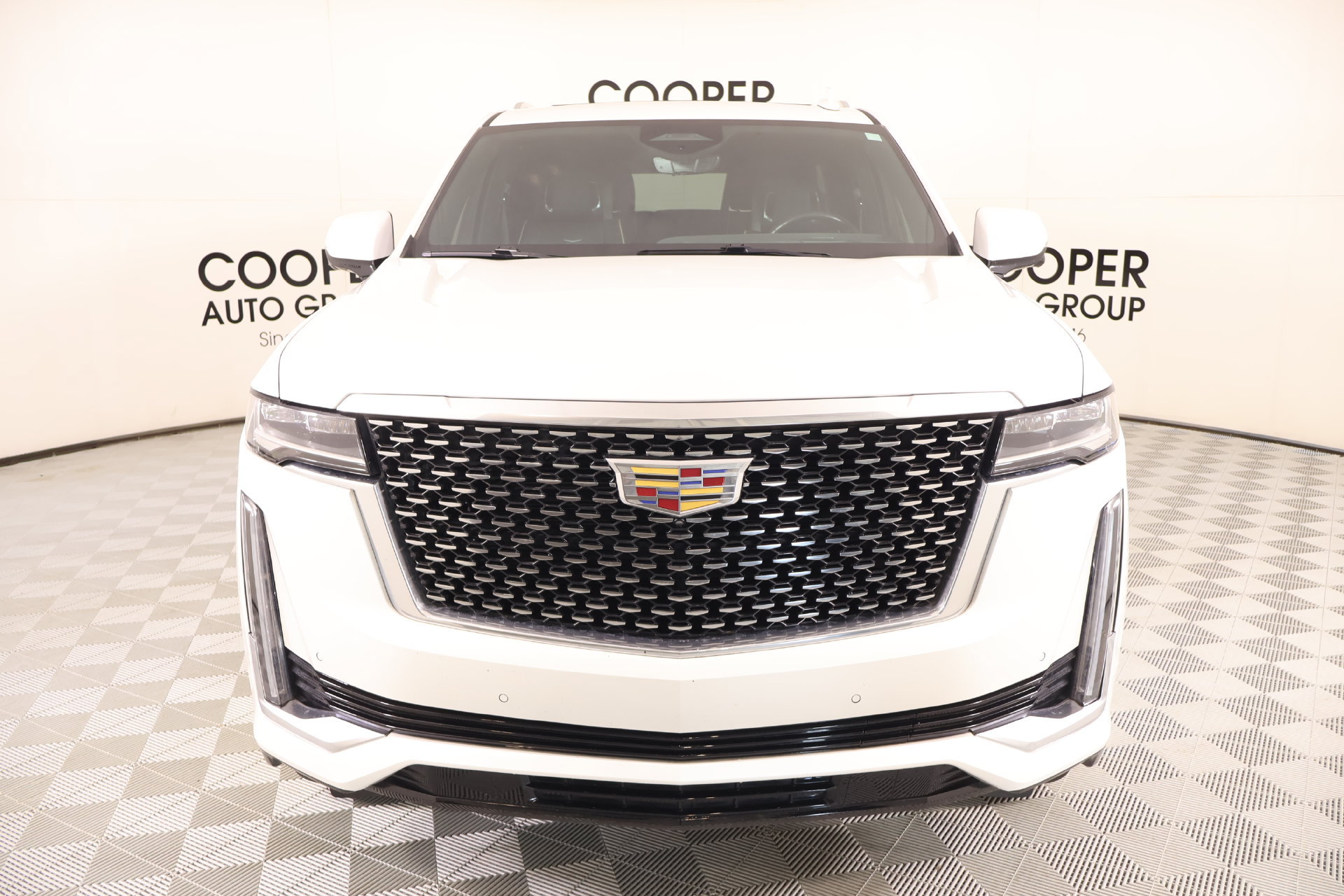 Used 2024 Cadillac Escalade Premium Luxury w/ Performance Package AWD/4WD image 9