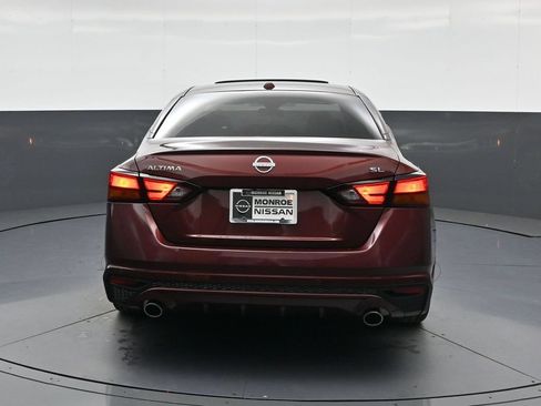 Used 2024 Nissan Altima 2.5 SL FWD image 8