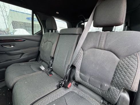 Used 2023 Honda Pilot Sport image 13