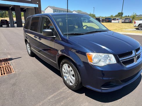 Used 2016 Dodge Grand Caravan SE w/ Quick Order Package 29E SE FWD image 6