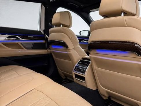 Used 2022 BMW 750i xDrive w/ Executive Package AWD/4WD image 29