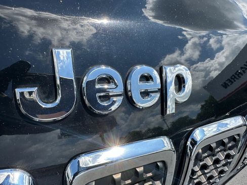 Used 2019 Jeep Cherokee Latitude w/ Popular Appearance Group AWD/4WD image 69