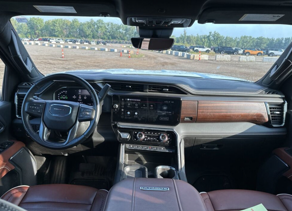 Used 2026 GMC Sierra 3500 Denali Ultimate AWD/4WD image 11