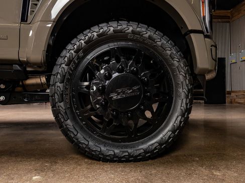 Used 2026 Ford F450 Platinum w/ Platinum Plus Package image 12