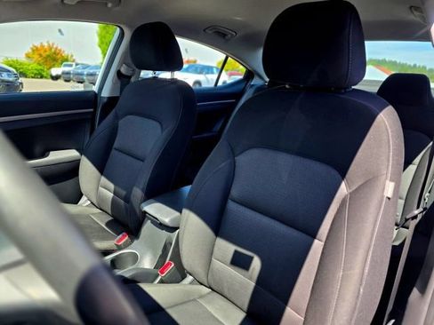 Used 2018 Hyundai Elantra SE FWD image 34