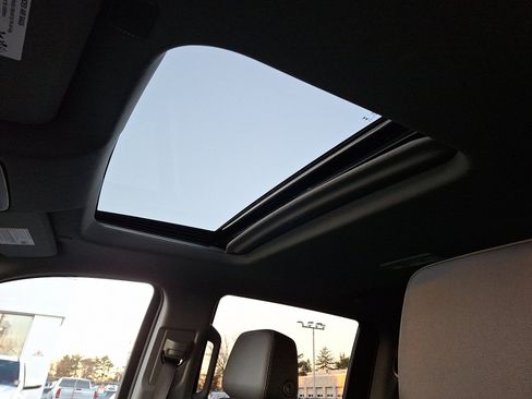 Certified 2023 GMC Sierra 1500 SLT w/ SLT Premium Package image 21